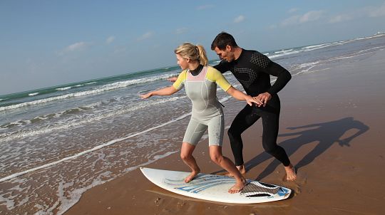 Classes de surf Hotel Garbí Costa Luz Cadis