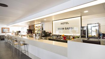 Bar of the Hotel Gran Garbí