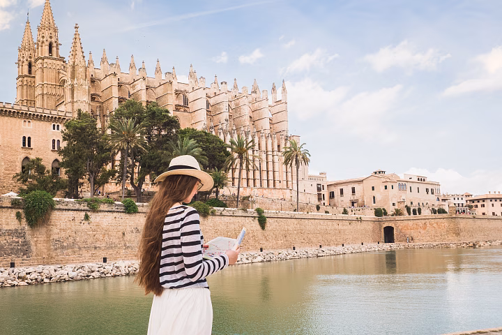 Mallorca t'espera més enllà de Cala Millor